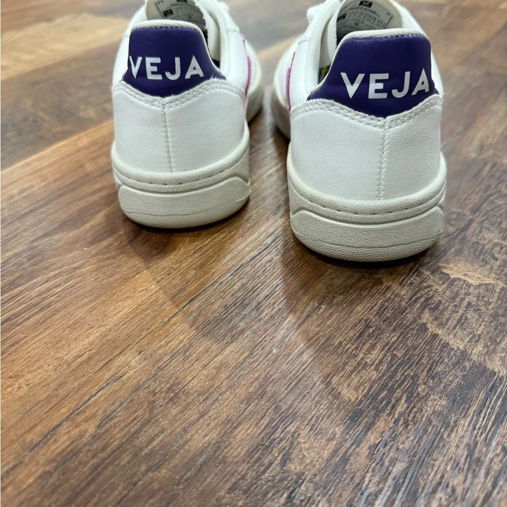 Veja | *RARE* V10 White Ultraviolet Purple Trainer Sneakers